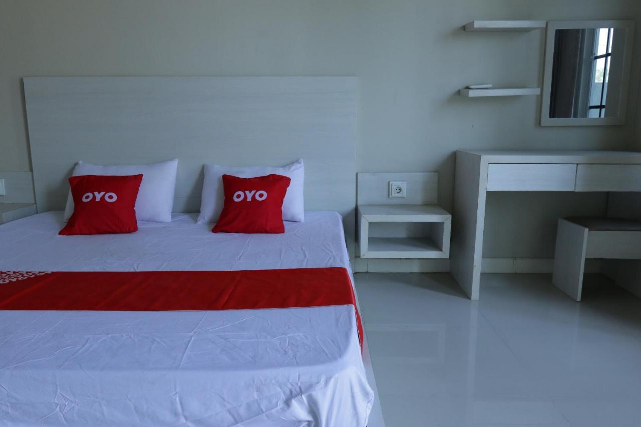 ホテル Oyo 93203 Kost Eksklusif Syariah Mojokerto エクステリア 写真